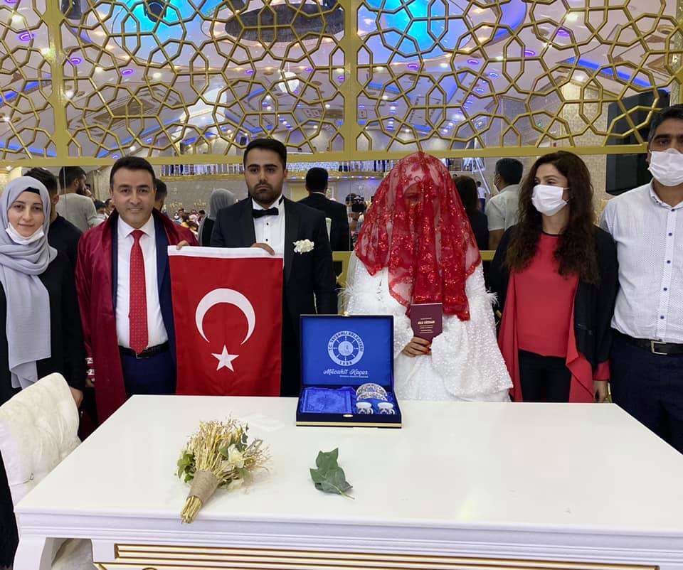 Rahşan & Murat çiftine mutluluklar dileriz.