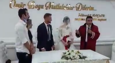 Kübra & Erhan çiftine mutluluklar dileriz.