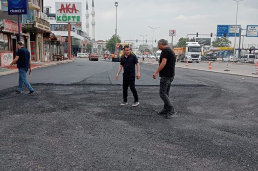 Kıbrıs Caddesi’nde asfalt çalışmamız tamamlanmıştır. Tüm hemşerilerimize hayırlı olsun..
